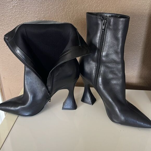 Steve Madden Vivy Black Leather Bootie size 10 - Picture 7 of 8